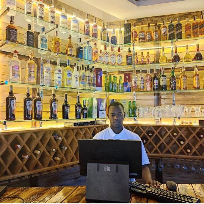 Bar & Lounge